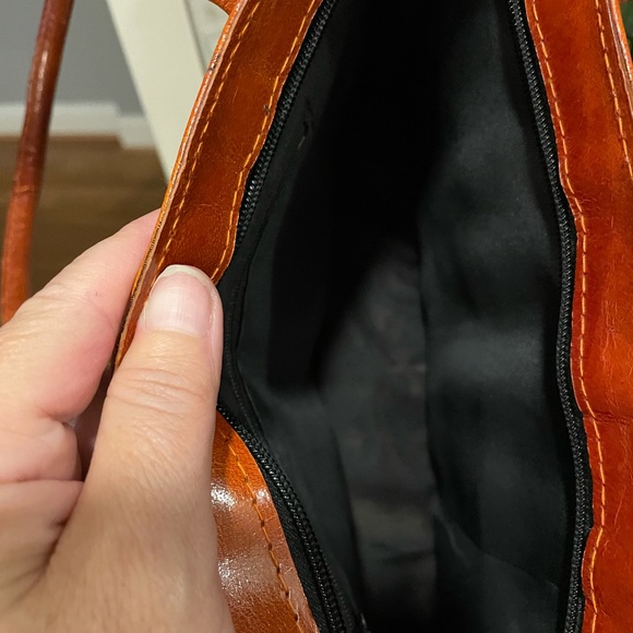 New listing ***Stylish burnt orange handbag nwot - Picture 2 of 8